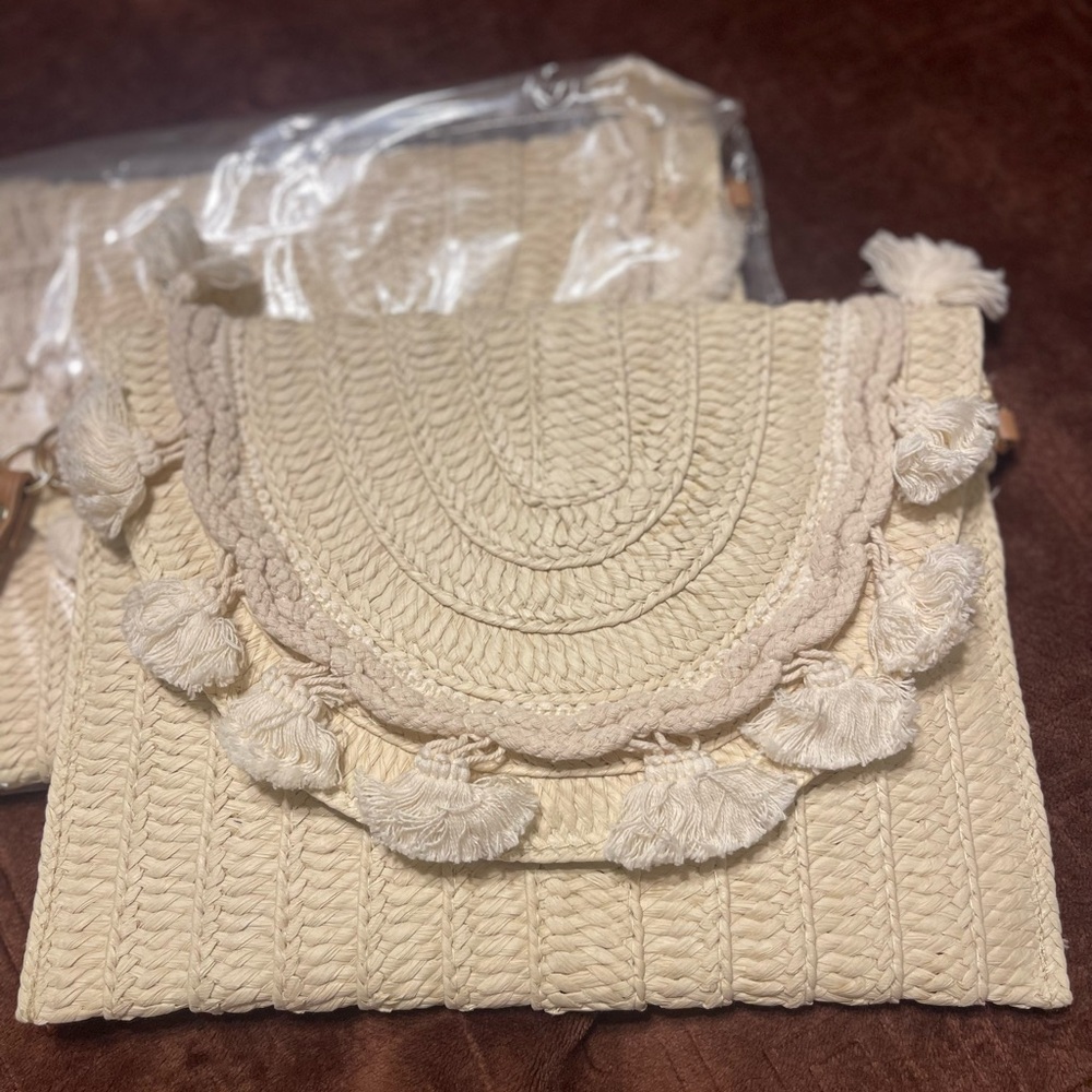 NWT Cream straw envelope bag